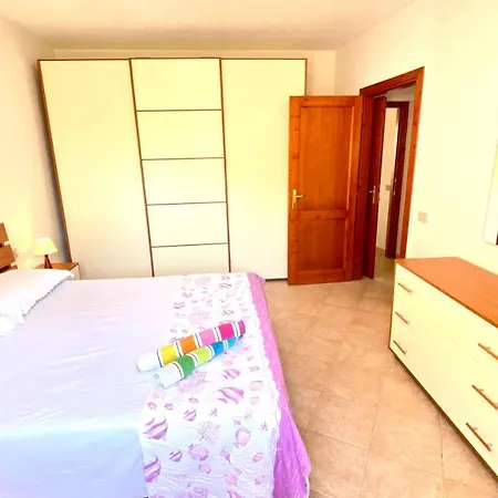 Daire Magic Garden With View To The Beach Budoni
